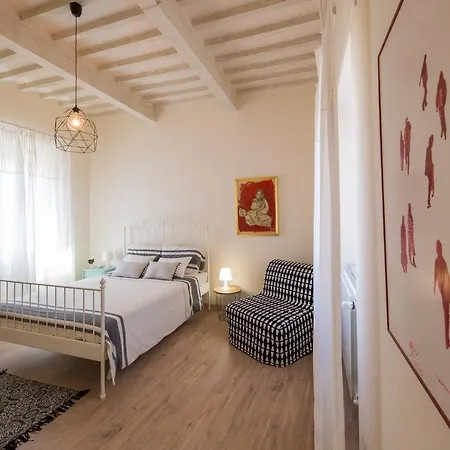 Oda ve Kahvaltı In Acquaviva 3*