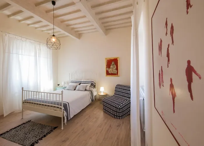 Couette-café In Acquaviva 3*