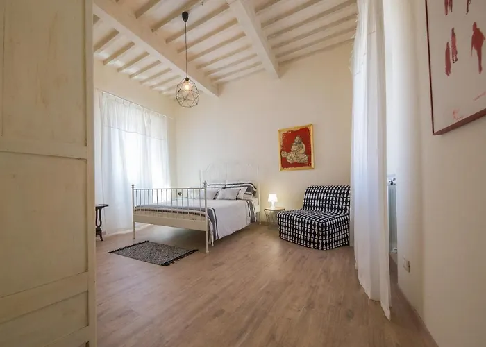 In Acquaviva 3* Livourne