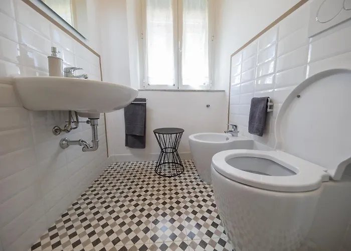 In Acquaviva 3* Livourne